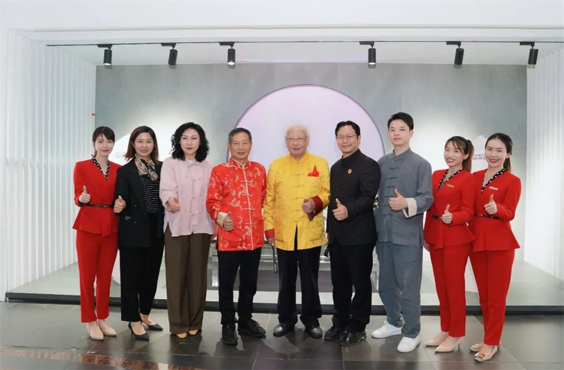 119歲壽星王忠泉到訪新明珠集團